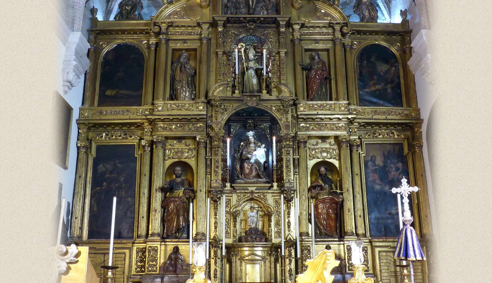Exposición sobre la restauración de los lienzos del retablo mayor de San Martín